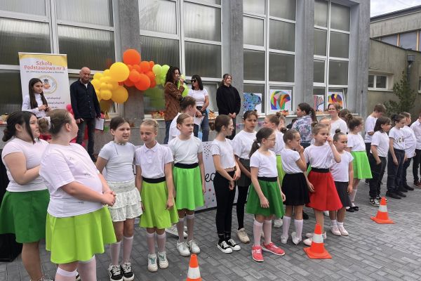 Festyn rodzinny z okazji Dnia Dziecka w SP 3