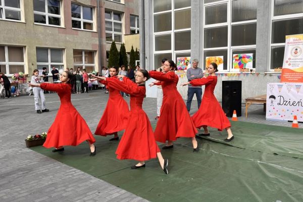 Festyn rodzinny z okazji Dnia Dziecka w SP 3