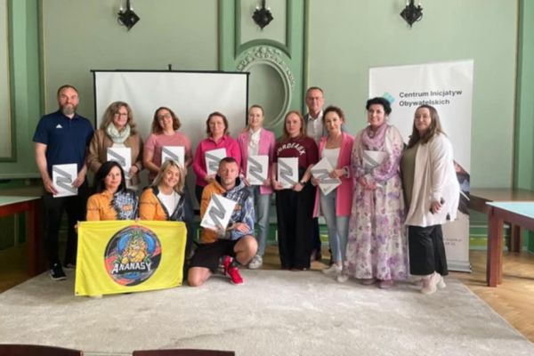 Liderzy Trójki podpisali umowę z Centrum Inicjatyw Obywatelskich