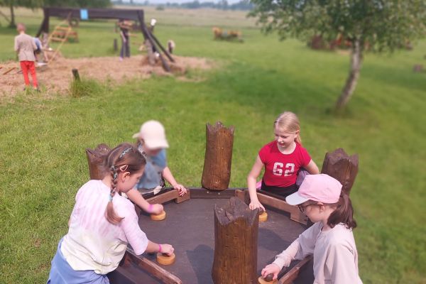 Wycieczka klas 3a i 3b do Parku Rozrywki i Edukacji Leonardia 