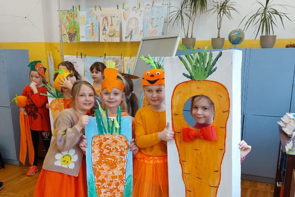 Kinga, Nadia, Iga i Natalia z klasy 1b