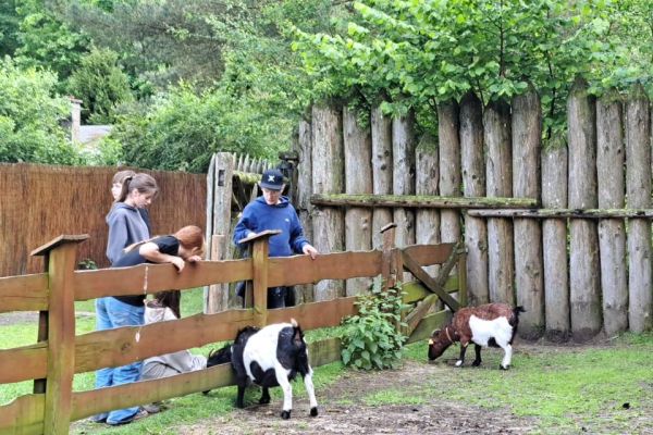 Wycieczka klas 5a i 5b do Osady w Sławutowie 