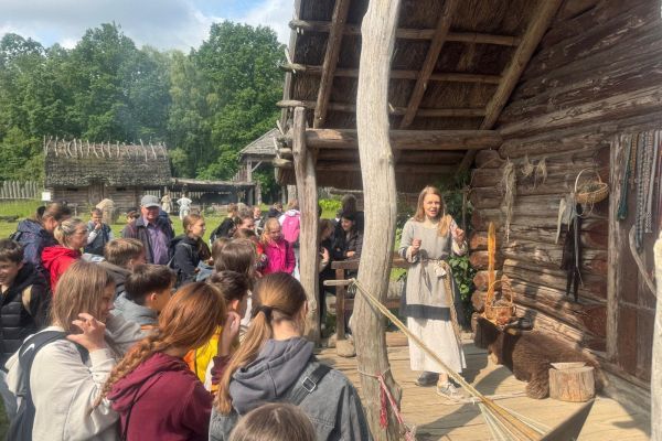 Wycieczka klas 5a i 5b do Osady w Sławutowie 