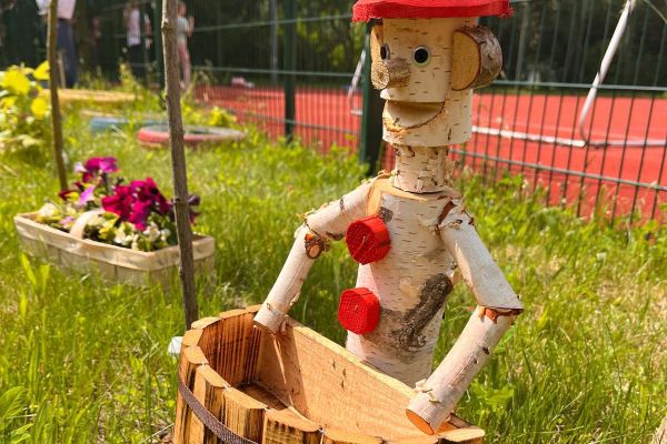 Zajęcia plastyczne w ogrodzie z EKOArt Team