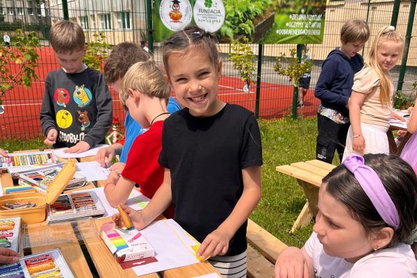 Zajęcia plastyczne w ogrodzie z EKOArt Team
