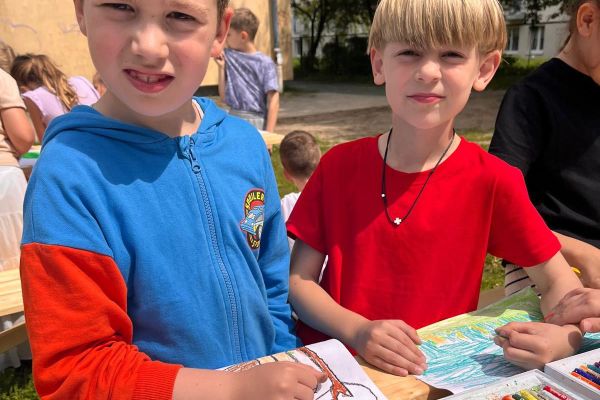 Zajęcia plastyczne w ogrodzie z EKOArt Team