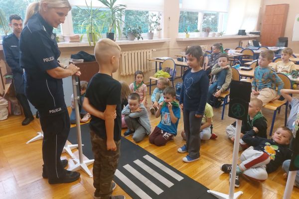 Zajęcia edukacyjne z funkcjonariuszami policji