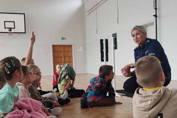 Zajęcia edukacyjne z funkcjonariuszami policji