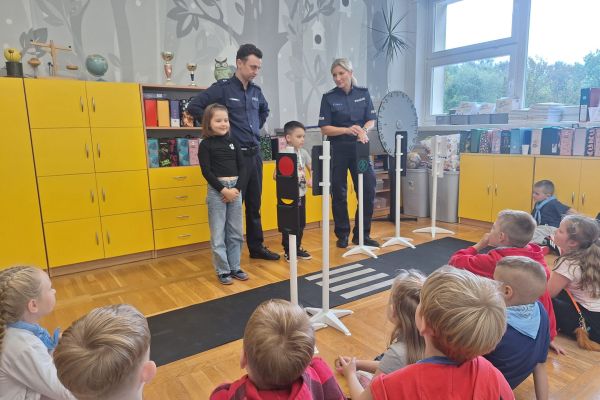 Zajęcia edukacyjne z funkcjonariuszami policji