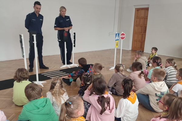 Zajęcia edukacyjne z funkcjonariuszami policji