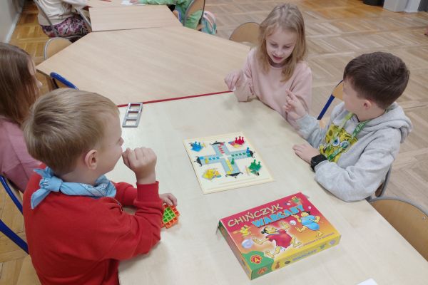 Gra stolikowa - Chińczyk