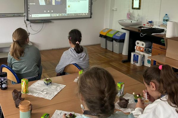 Lekcja online z dr Sławoszem Uznańskim-Wiśniewskim