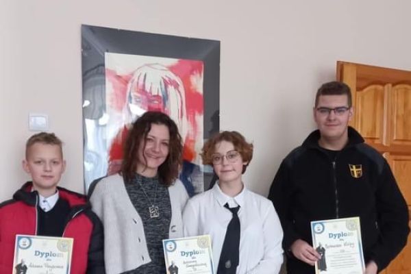 Gratulacje Pani Dyrektor M. Wolskiej po powrocie z konkursu!