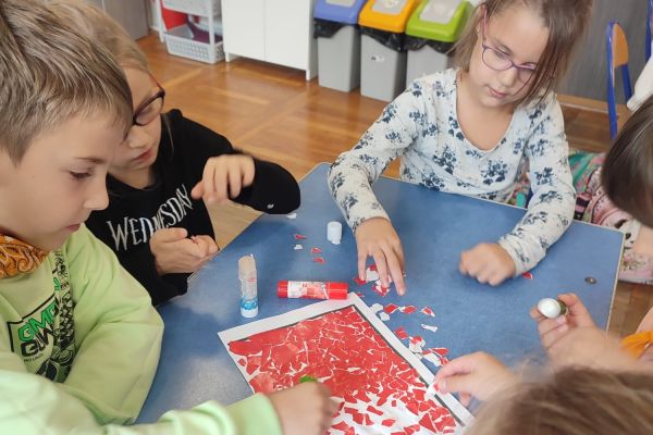 Edukacyjny tutoring rówieśniczy w klasie Id 