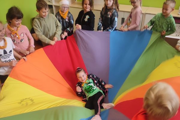 Edukacyjny tutoring rówieśniczy w klasie Id 