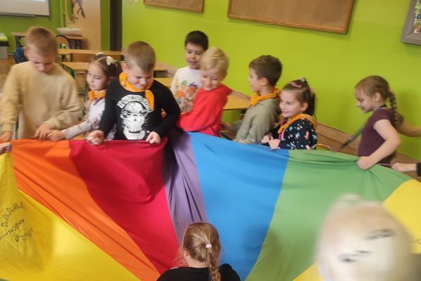 Edukacyjny tutoring rówieśniczy w klasie Id 