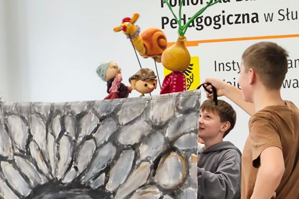 Udział klasy 6b w zajęciach teatralnych