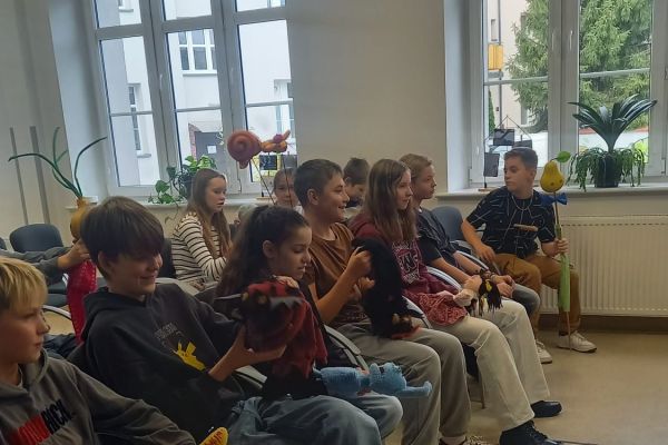 Udział klasy 6b w zajęciach teatralnych