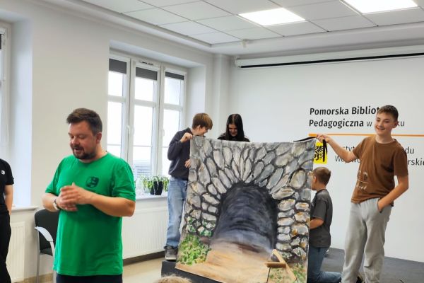 Udział klasy 6b w zajęciach teatralnych