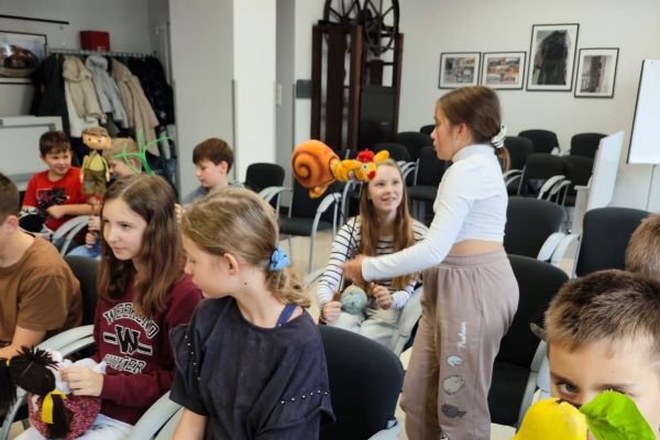 Udział klasy 6b w zajęciach teatralnych