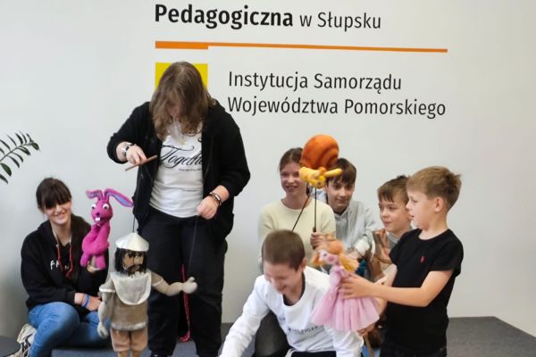 Udział klasy 6b w zajęciach teatralnych