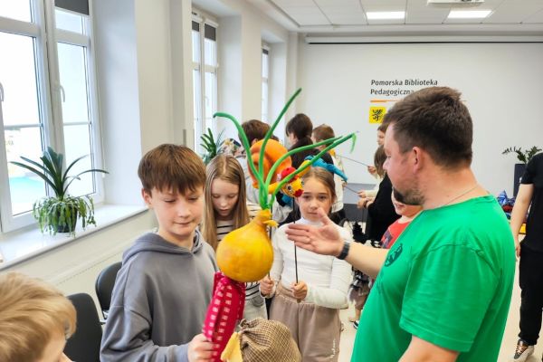 Udział klasy 6b w zajęciach teatralnych