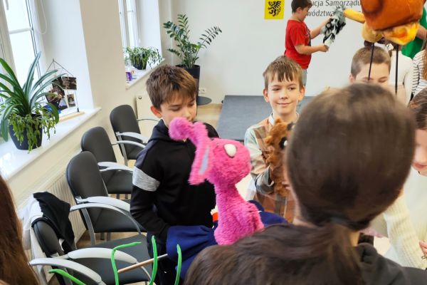 Udział klasy 6b w zajęciach teatralnych