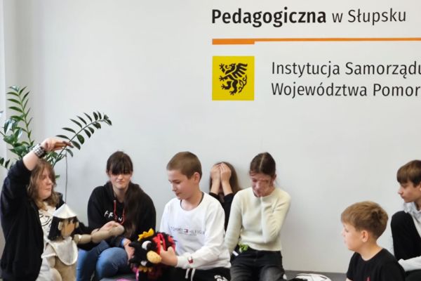 Udział klasy 6b w zajęciach teatralnych