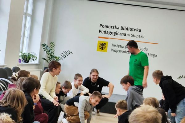 Udział klasy 6b w zajęciach teatralnych