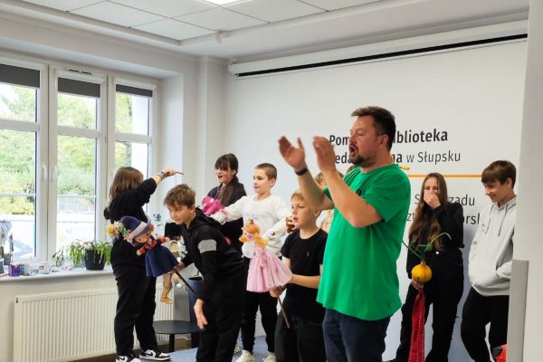 Udział klasy 6b w zajęciach teatralnych