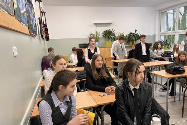 EGZAMIN ÓSMOKLASISTY - JĘZYK OBCY