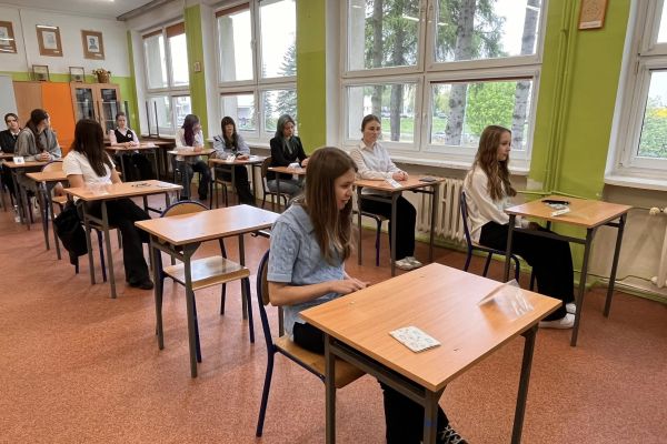EGZAMIN ÓSMOKLASISTY - JĘZYK OBCY