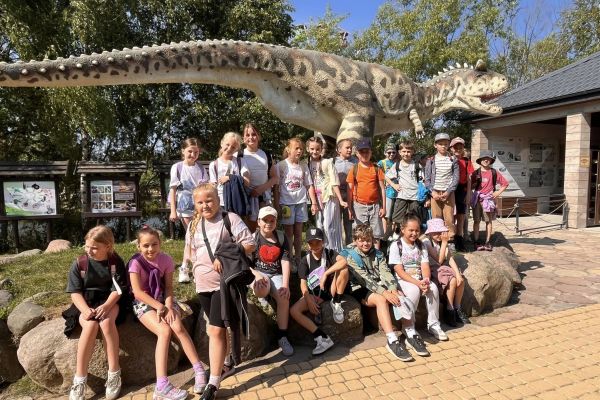 Wycieczka klas 1c, 1d, 2b i 3a do Parku Dinozaurów w Łebie! 