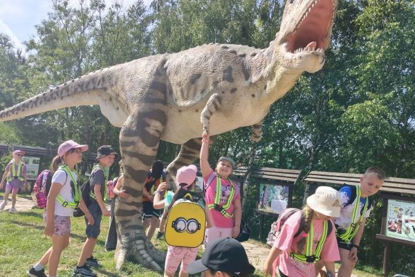 Wycieczka klas 1c, 1d, 2b i 3a do Parku Dinozaurów w Łebie! 