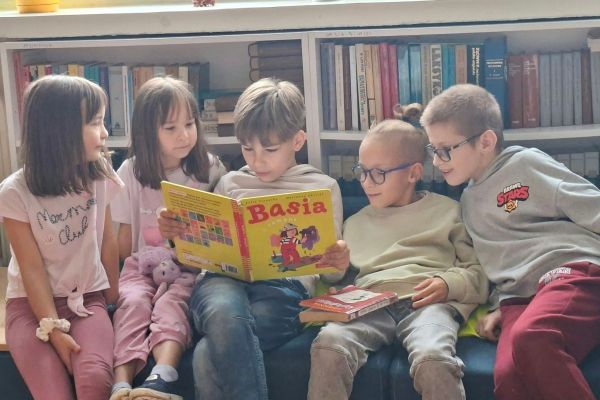 W naszej bibliotece miło płynie czas!