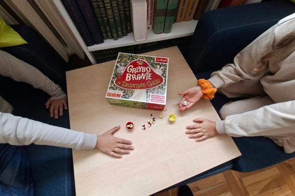W naszej bibliotece miło płynie czas!