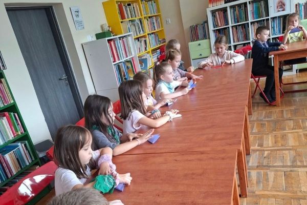 W naszej bibliotece miło płynie czas!